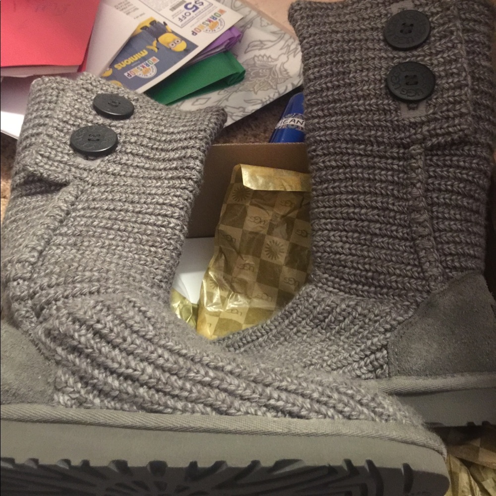 Authentic Uggs Girls Size 2